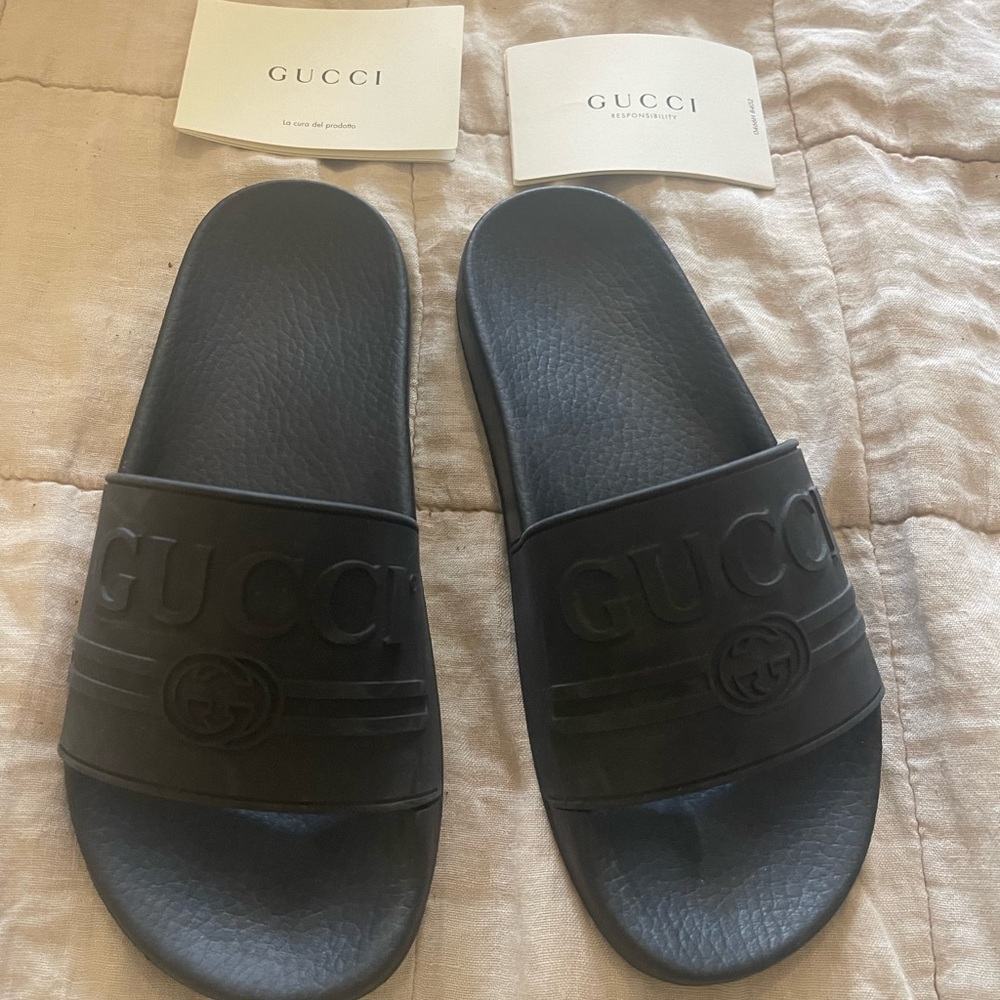 Gucci Logo Slides